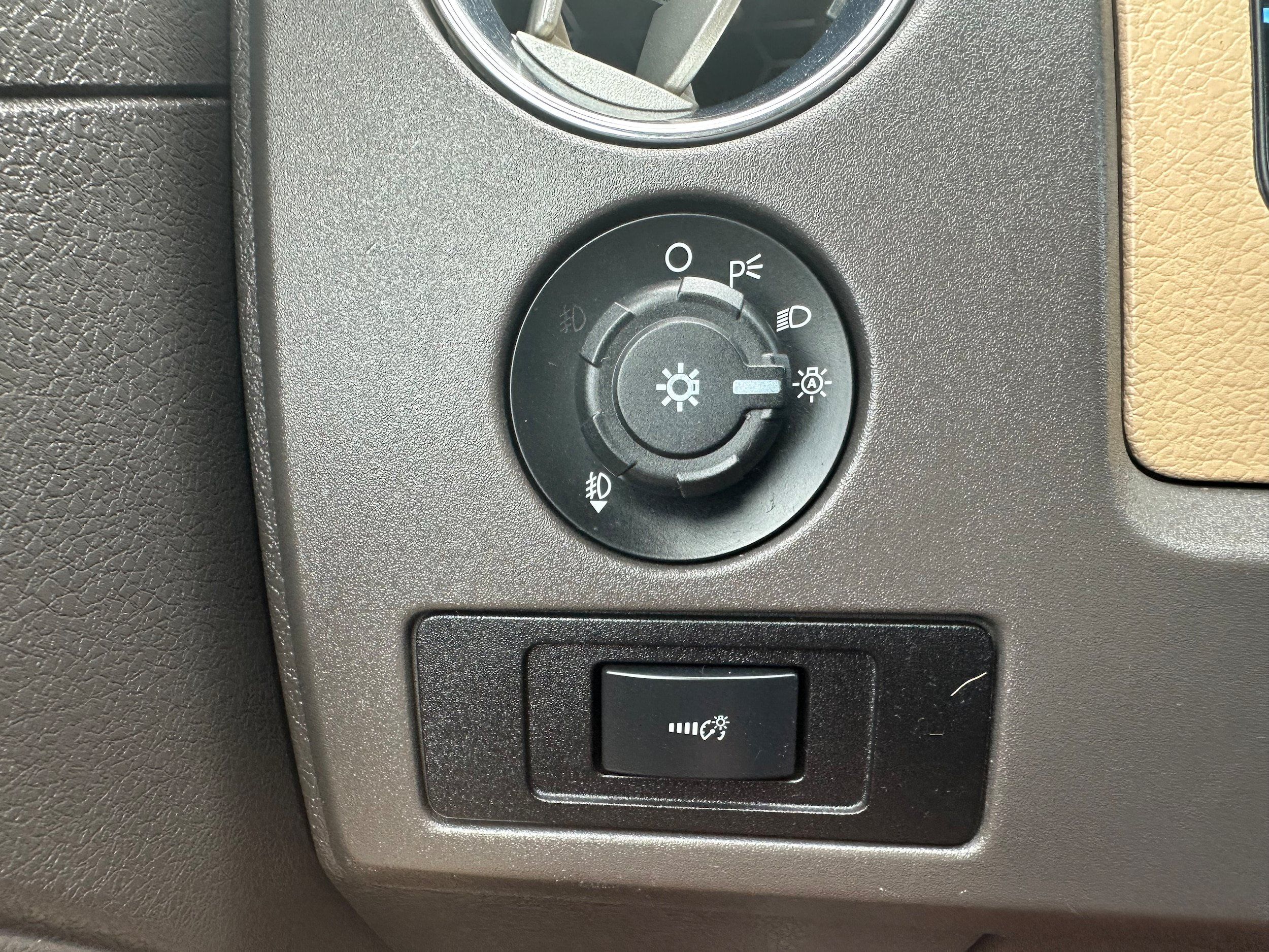 Used 2012 Ford F150 XLT w/ XLT Chrome Pkg AWD/4WD image 25