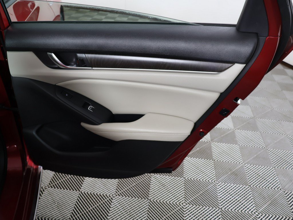 Used 2019 Honda Accord Touring image 29