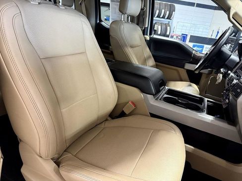 Used 2018 Ford F350 Lariat w/ Chrome Package image 32