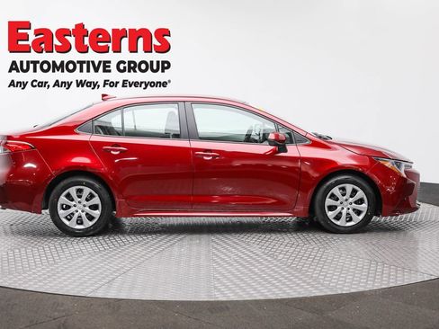 Used 2025 Toyota Corolla LE FWD image 4