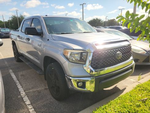Used 2018 Toyota Tundra SR5 w/ SR5 Upgrade Package RWD image 2