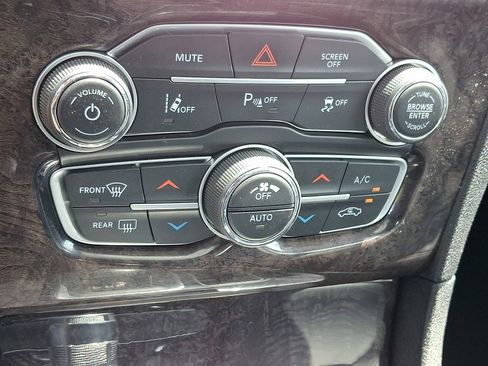 Used 2023 Chrysler 300 Touring L w/ Popular Equipment Group AWD/4WD image 16