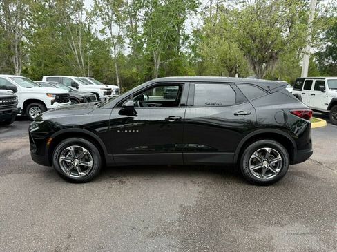 Used 2025 Chevrolet Blazer LT image 2