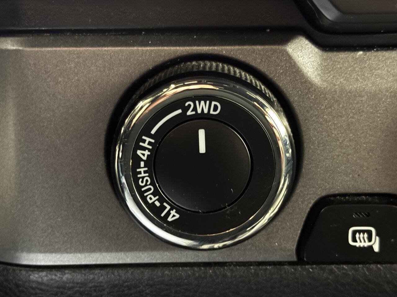 Used 2017 Toyota Tacoma TRD Sport w/ Tow Package AWD/4WD image 27