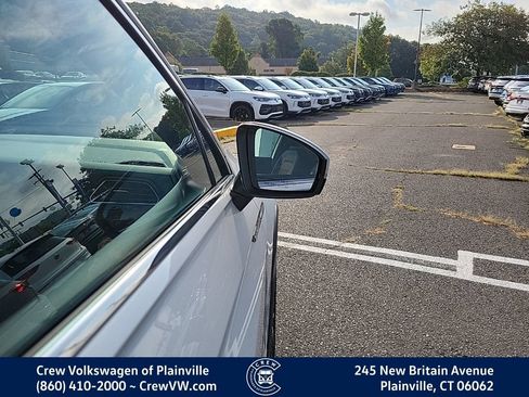 Used 2023 Volkswagen Tiguan SEL R-Line AWD/4WD image 34