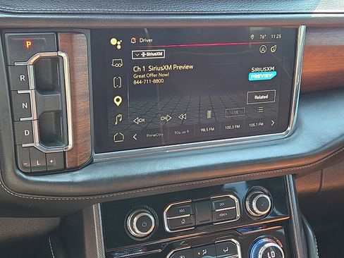 Used 2023 GMC Yukon XL Denali Ultimate AWD/4WD image 18