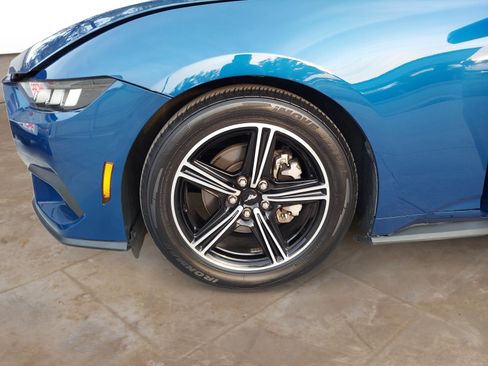 Used 2024 Ford Mustang Convertible RWD image 28