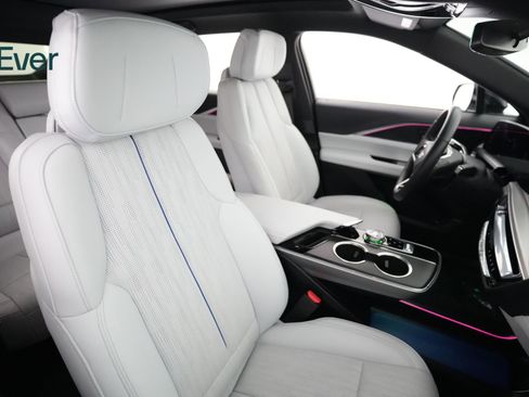 Used 2024 Cadillac Lyriq Luxury RWD image 23