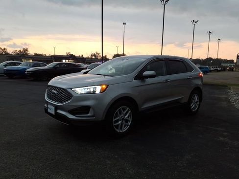 Used 2023 Ford Edge SEL AWD/4WD image 3
