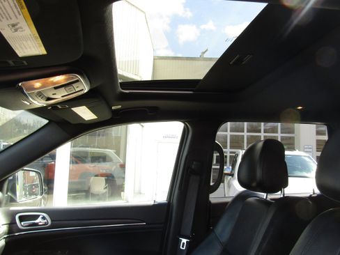 Used 2020 Jeep Grand Cherokee Limited image 20