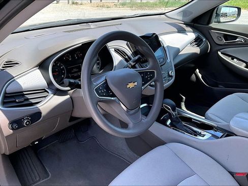 Used 2025 Chevrolet Malibu LT FWD image 12