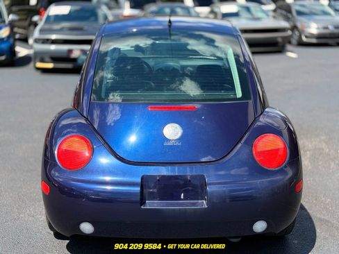Used 2002 Volkswagen Beetle GLS FWD image 3