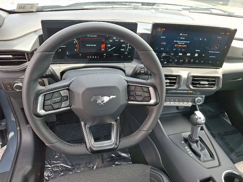 Used 2025 Ford Mustang Coupe image 11