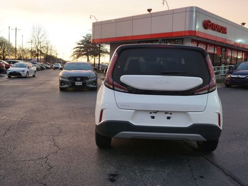 Used 2024 Kia Soul LX w/ Option Group 015 image 5