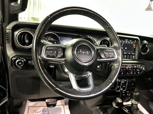 Used 2021 Jeep Wrangler Unlimited Sahara AWD/4WD image 15