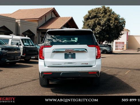 Used 2024 GMC Yukon XL AT4 AWD/4WD image 6