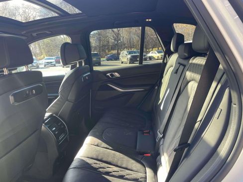 Used 2025 BMW X5 xDrive50e image 12