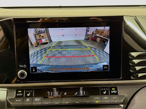 Used 2025 Toyota Camry LE w/ Convenience Package image 17