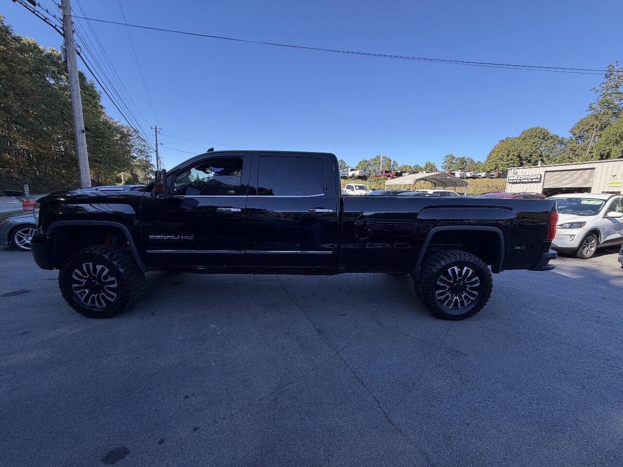 Used 2017 GMC Sierra 3500 Denali w/ Duramax Plus Package AWD/4WD image 9