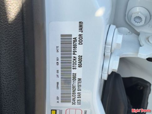 Used 2024 Jeep Compass Latitude image 30