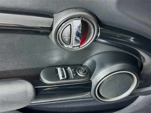 Used 2015 MINI Cooper S image 16