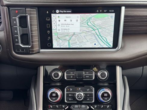 Used 2024 GMC Yukon XL Denali image 17