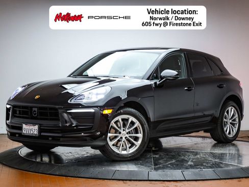 Certified 2026 Porsche Macan AWD/4WD image 1