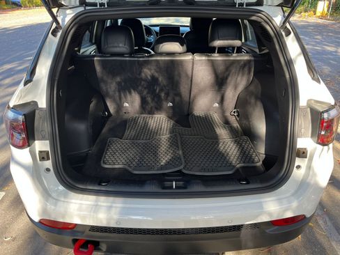 Used 2025 Jeep Compass Trailhawk image 30