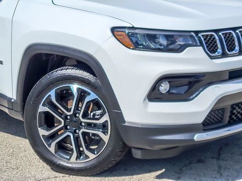 Certified 2023 Jeep Compass Limited AWD/4WD image 4