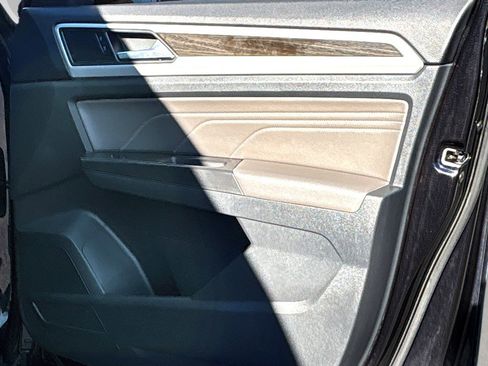 Used 2022 Volkswagen Atlas SE image 13