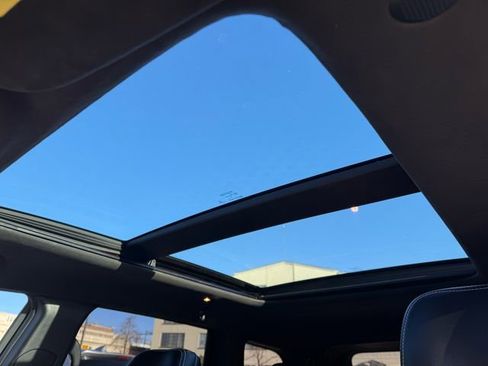 Used 2016 Jeep Grand Cherokee SRT image 8