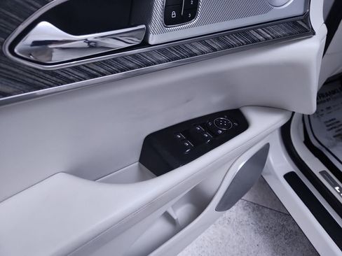 Used 2019 Lincoln Nautilus Black Label image 13