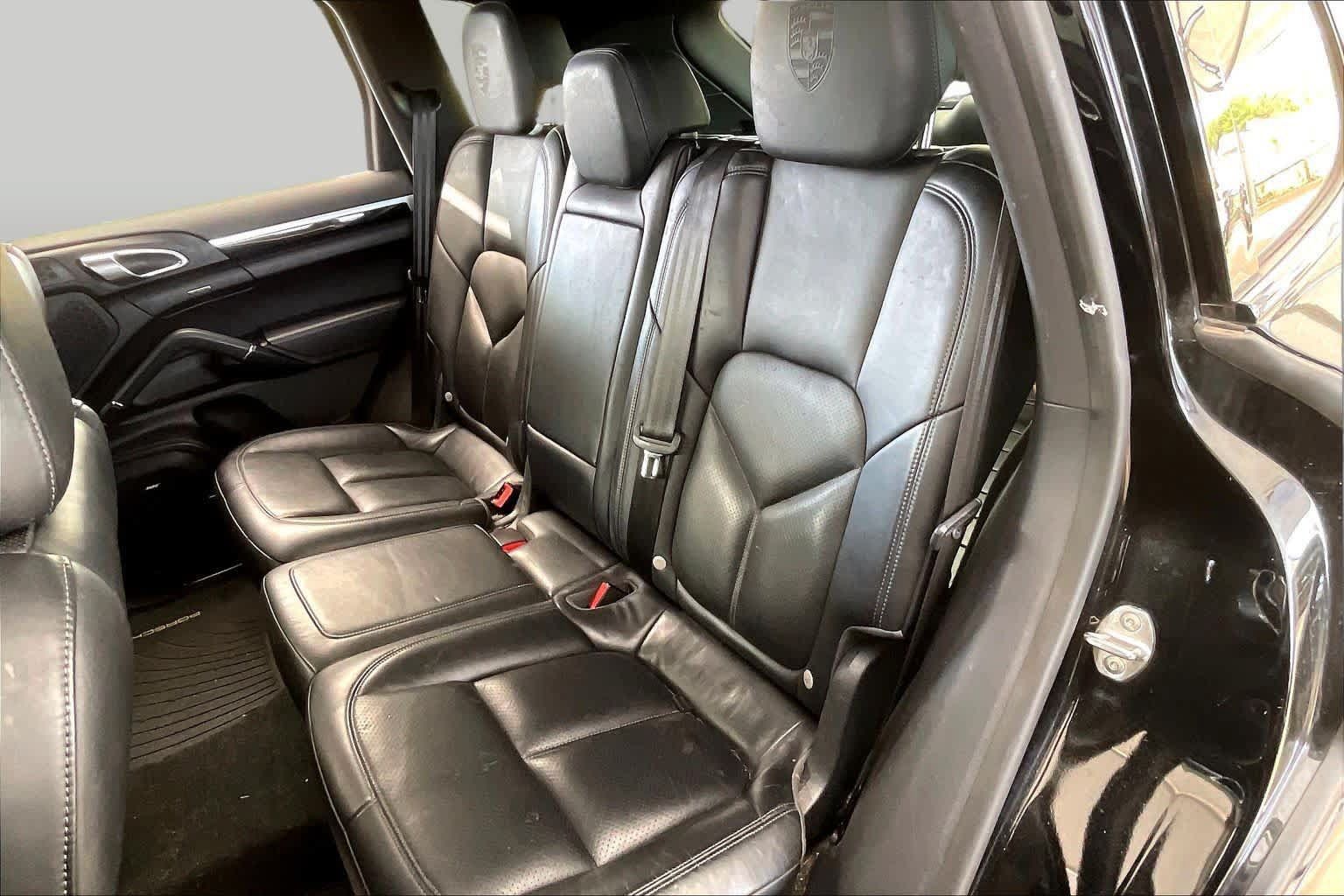 Used 2017 Porsche Cayenne Platinum Edition AWD/4WD image 20