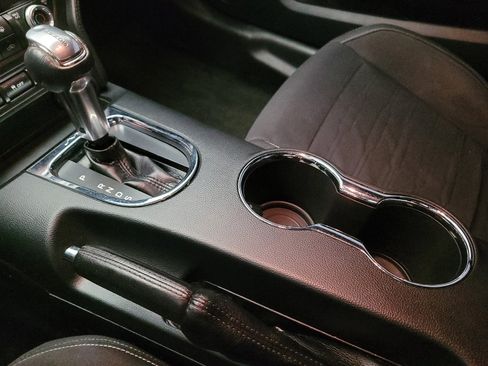 Used 2017 Ford Mustang Coupe RWD image 26