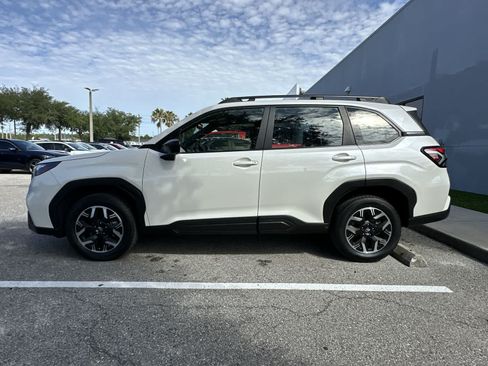 Used 2025 Subaru Forester AWD/4WD image 5