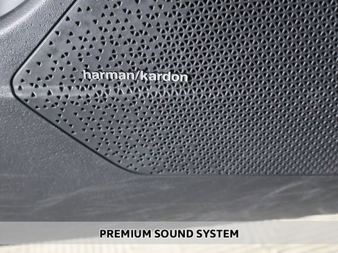 Used 2023 Kia Niro Wave w/ Wave Preserve Package image 5