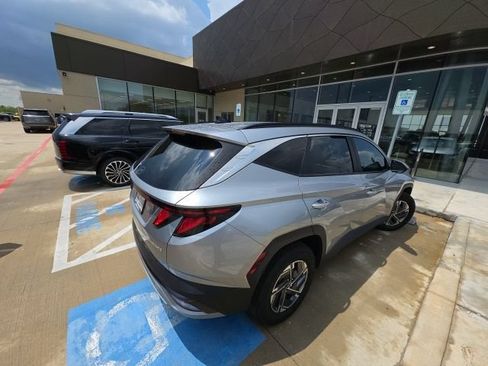 Used 2025 Hyundai Tucson Blue AWD/4WD image 4