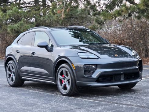 New 2025 Porsche Macan 4S Electric image 8