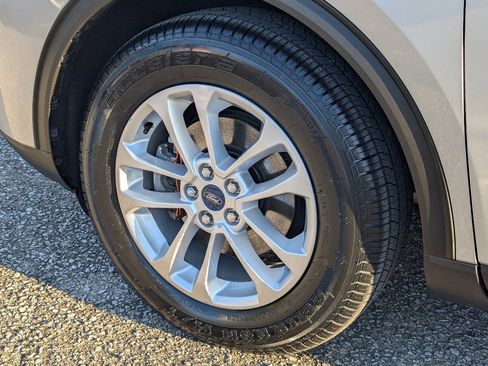 Used 2020 Ford Escape SE image 25