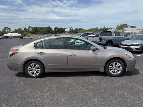 Used 2012 Nissan Altima 2.5 S w/ Convenience Pkg FWD image 8