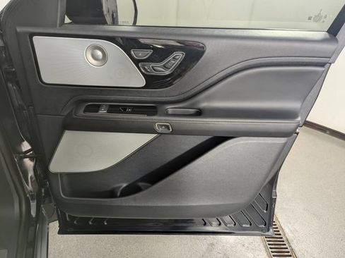 Used 2025 Lincoln Aviator Reserve w/ Equipment Group 201A AWD/4WD image 29
