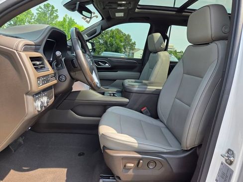 Used 2022 GMC Yukon SLT w/ SLT Premium Package AWD/4WD image 9