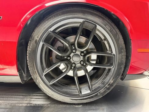 Used 2016 Dodge Challenger R/T RWD image 6