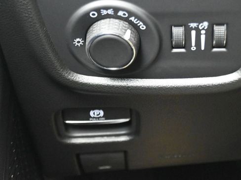 New 2025 Jeep Grand Cherokee L Laredo image 25