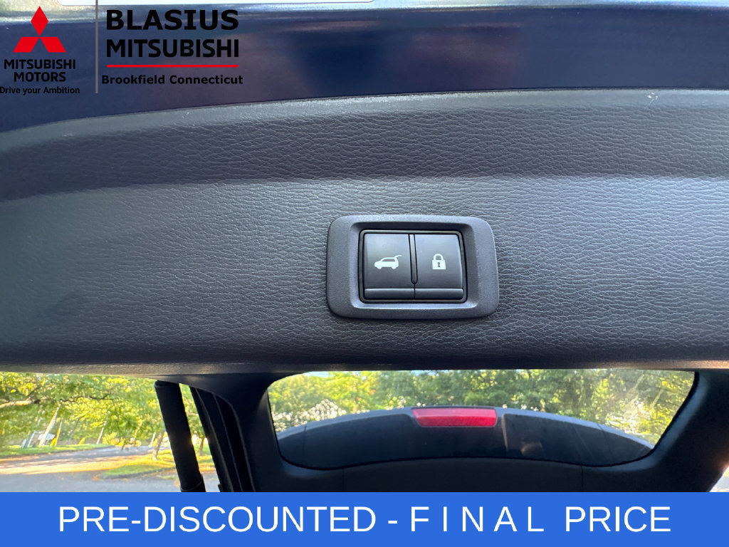 Used 2024 Mitsubishi Outlander SEL AWD/4WD image 53