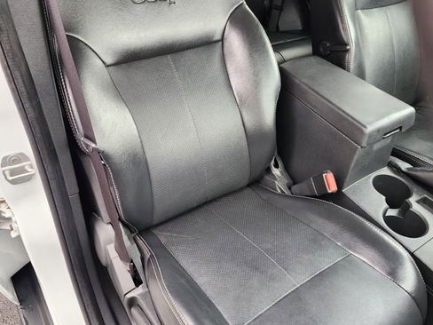 Used 2012 Jeep Liberty Sport image 6