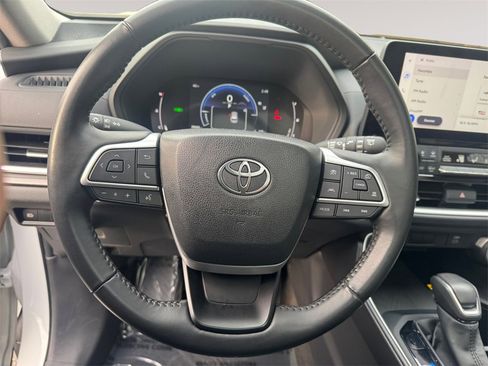 Used 2024 Toyota Grand Highlander XLE image 12