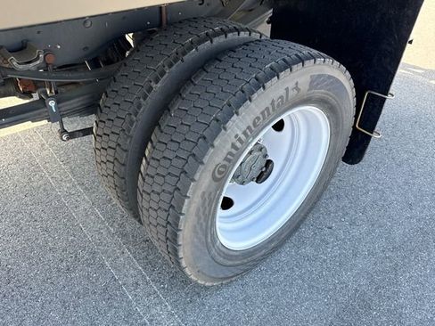 Used 2024 Ford F550 4x4 Regular Cab Super Duty image 56