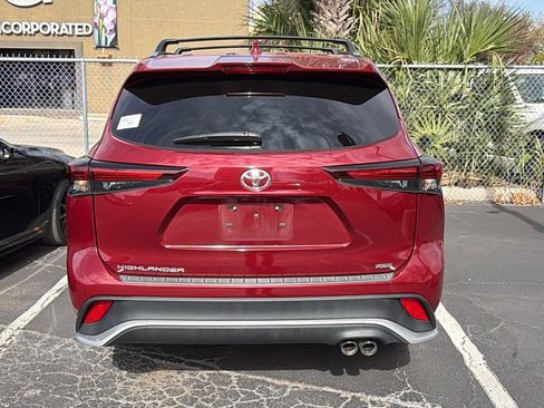 Used 2024 Toyota Highlander XSE image 4
