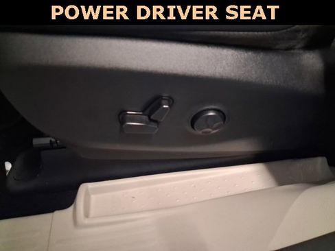 Used 2024 Chrysler Pacifica Touring-L image 20